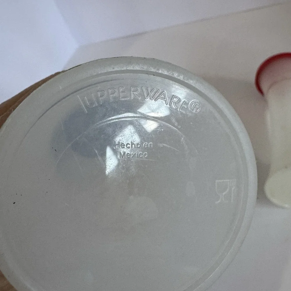 Tupperware Hourglass Salt & Pepper Shakers Blue &‎ Red Top
